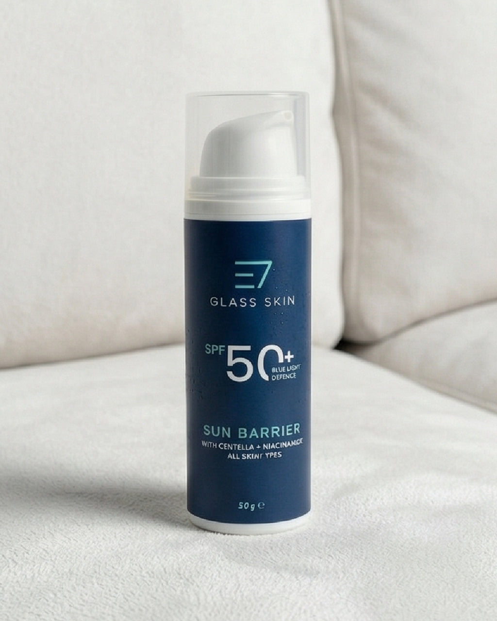 Broad spectrum UV sunscreen Elaris7
Applying Centella Sunscreen to face
Centella Sunscreen texture no white cast
Halal Korean sunscreen Elaris7