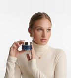 Centella Night Cream texture close-up
Glutathione Alpha Arbutin night cream Elaris7