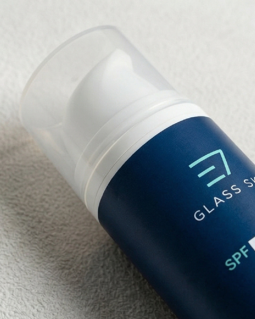 Elaris7 Centella Sunscreen SPF60+ bottle
Daily Shield sunscreen for invisible protection