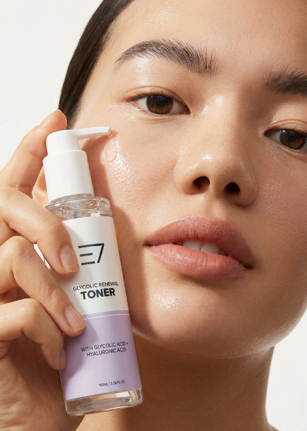 Elaris7 skin renewal toner
Smooth glow skincare ritual toner